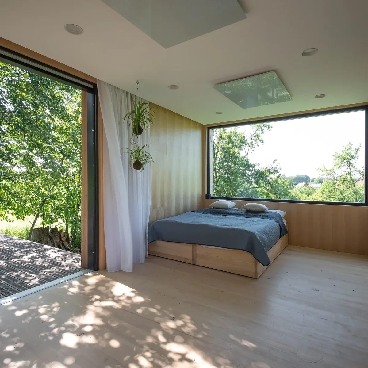 Postel – Mobilní ateliér