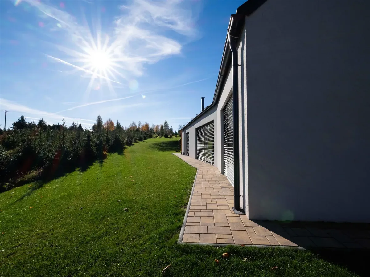Východní pohled – Rodinný dům na vršku