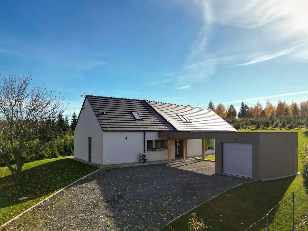 Celkový pohled – Rodinný dům na vršku