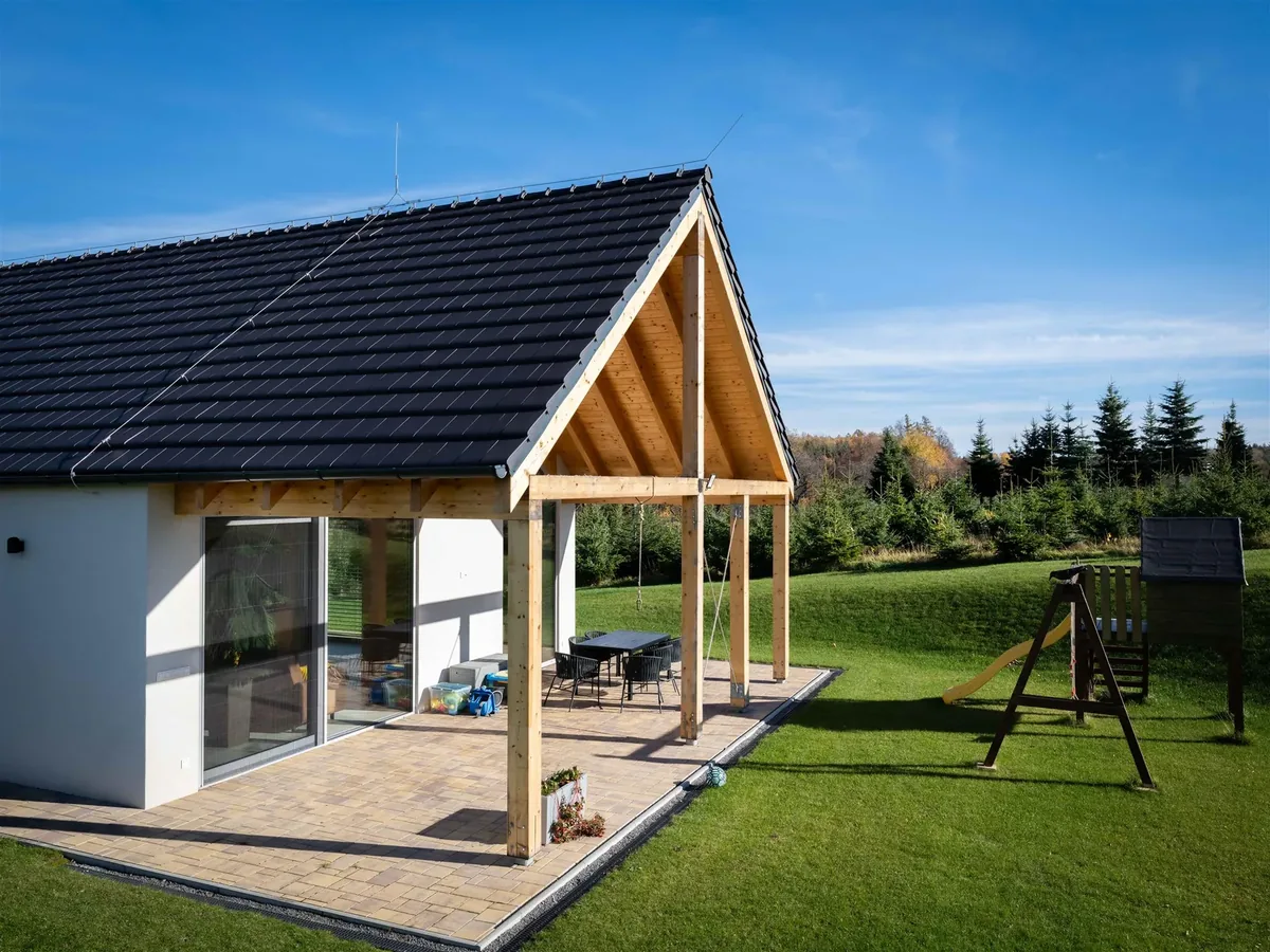 Terasa – Rodinný dům na vršku